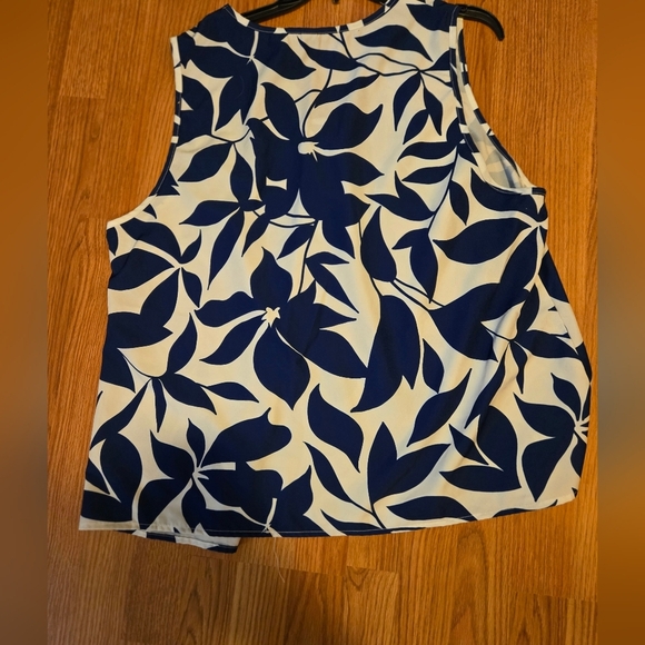 SHEIN Navy Leaf Print Blouse - Picture 4 of 5